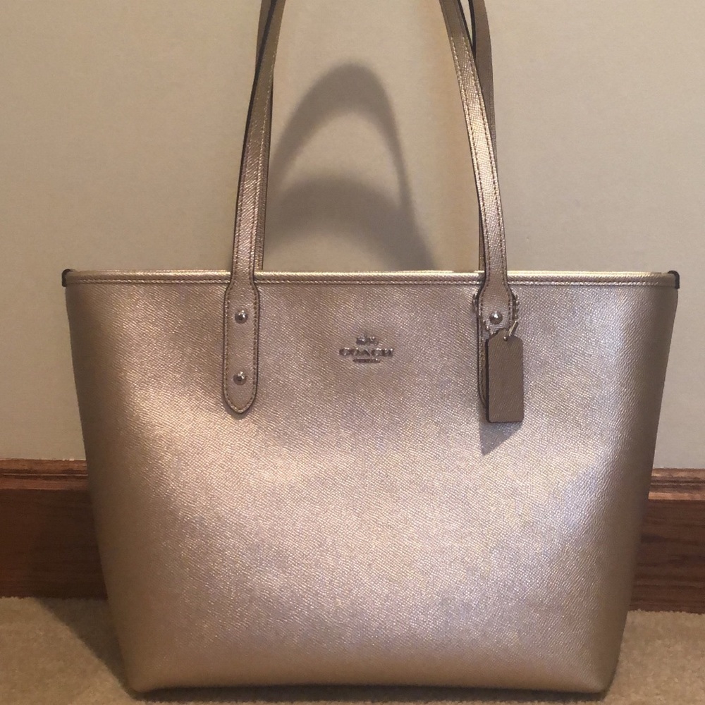 *LIKE NEW* Champagne Gold Coach Tote